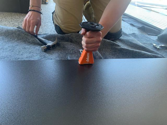 Hinge installation with knock-in tool